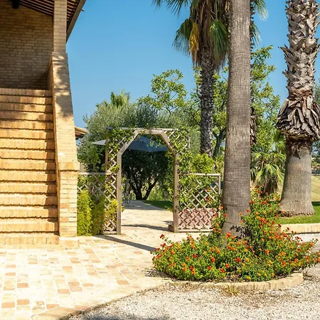 Iulia - Vibra Villa Controguerra