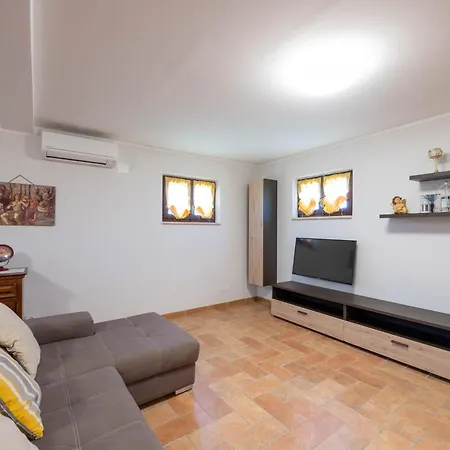 Iulia - Vibra Villa Controguerra