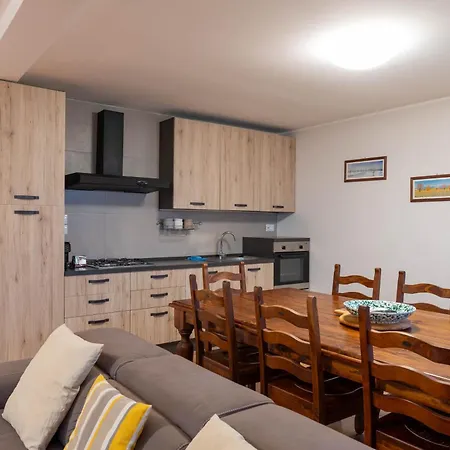 Iulia - Vibra Villa *