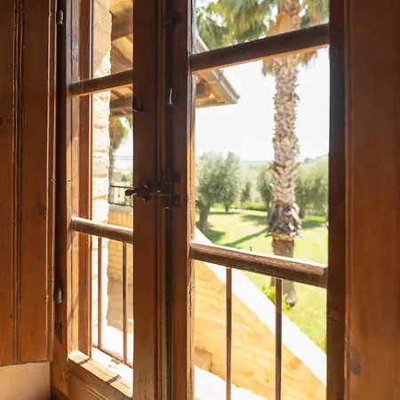 Iulia - Vibra Villa Controguerra