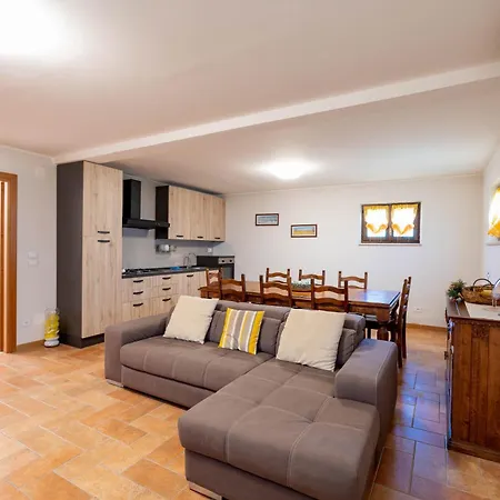 Iulia - Vibra Villa Controguerra